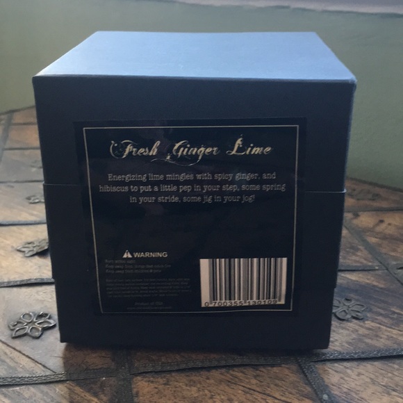 [Ebb & Flow] Candle - Picture 4 of 5